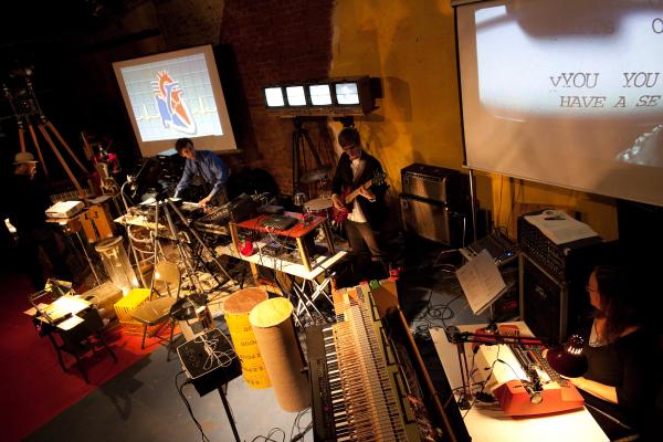 Invisible performing The New Obsolete